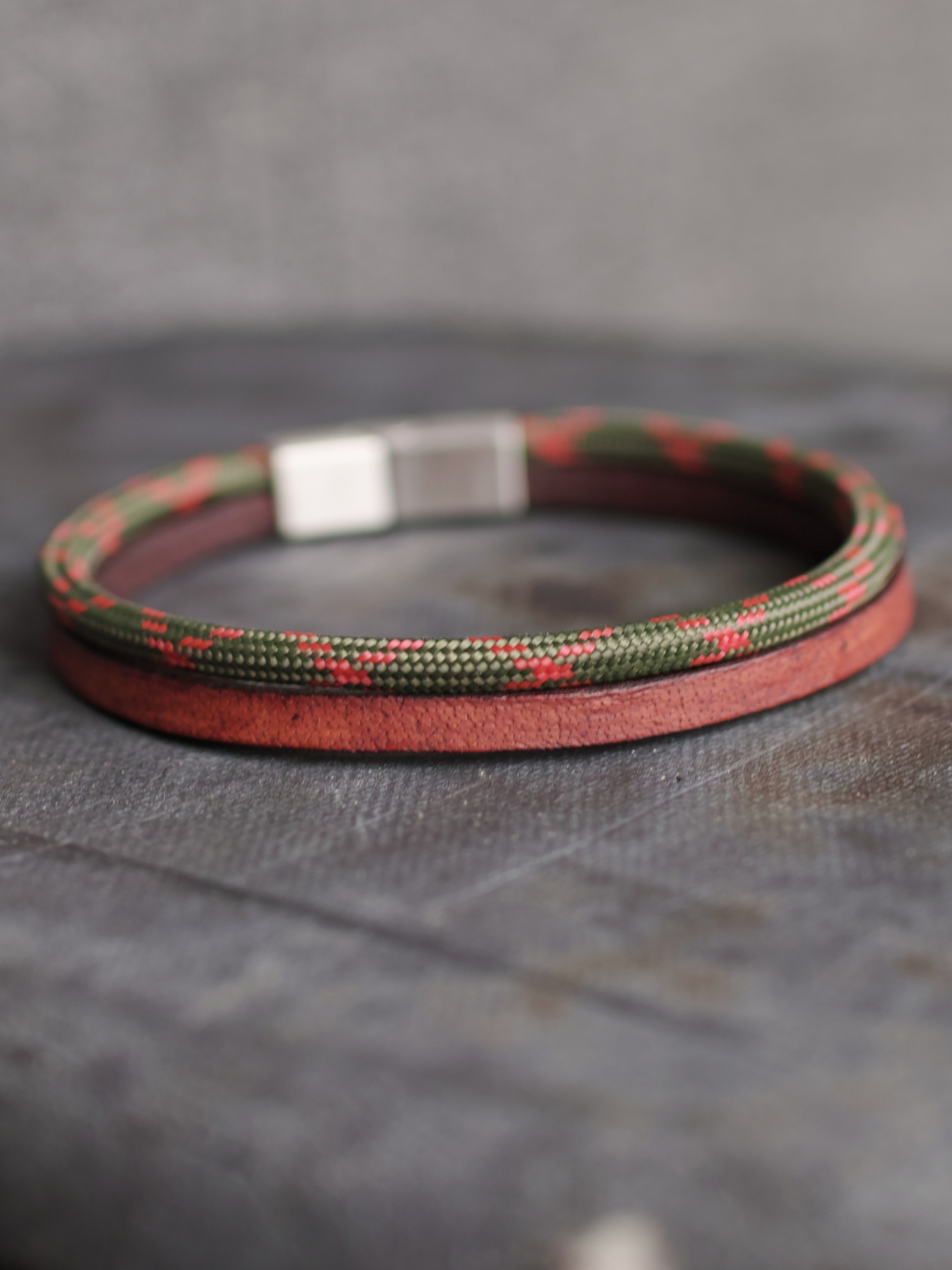 Męska Bransoleta z rzemienia ze skóry naturalnej i paracord 