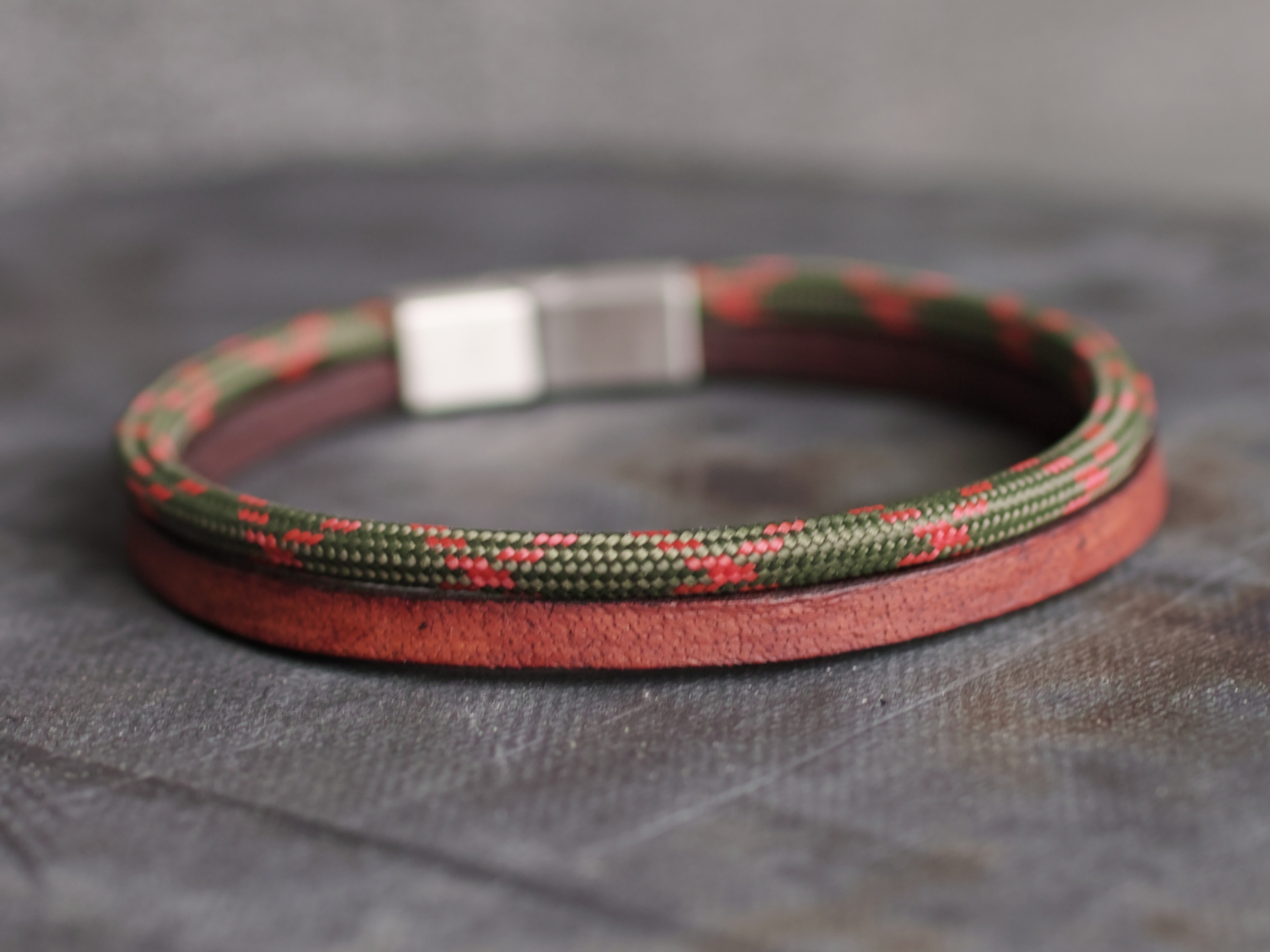 Męska Bransoleta z rzemienia ze skóry naturalnej i paracord 